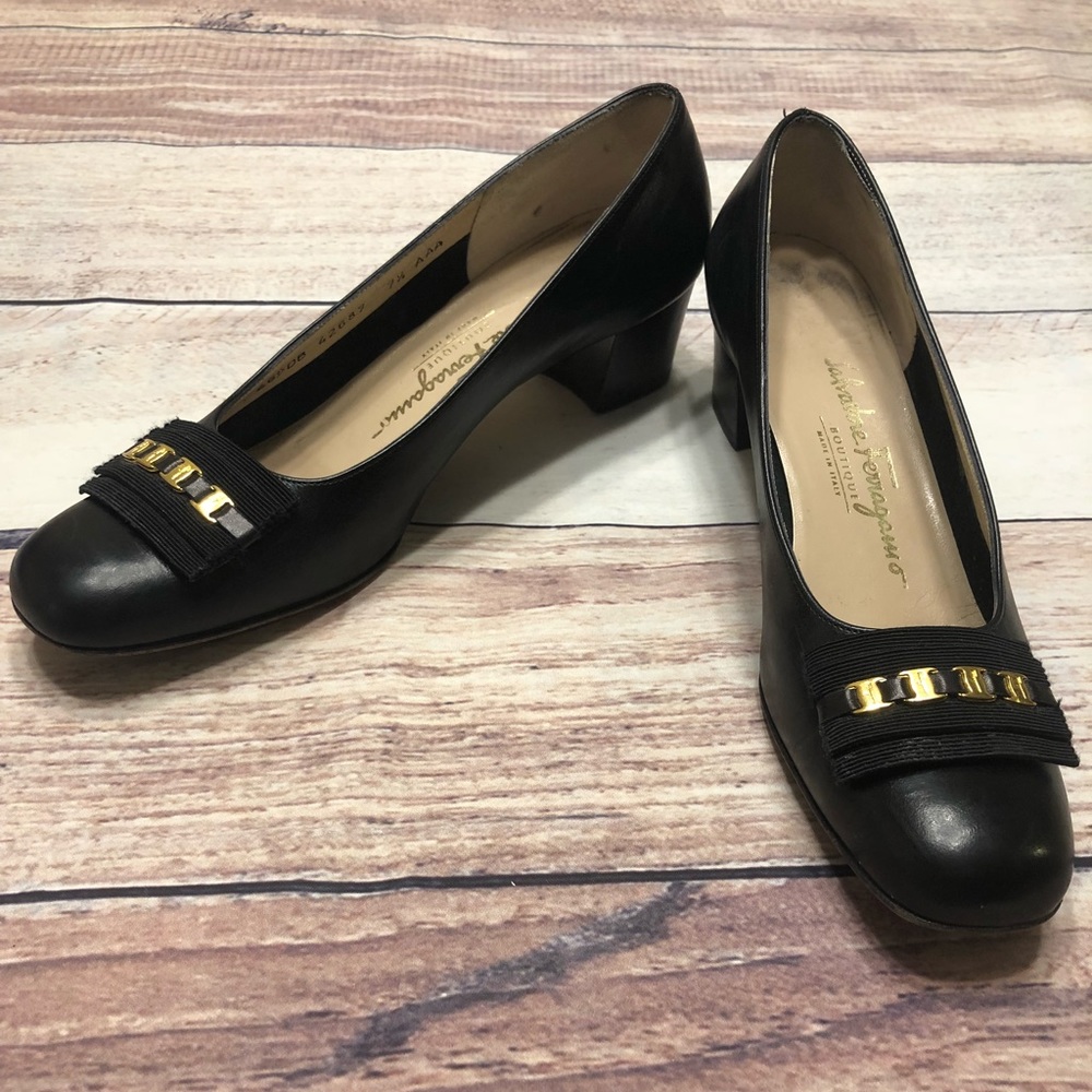Salvatore Ferragamo Black 7.5 AAA Pumps